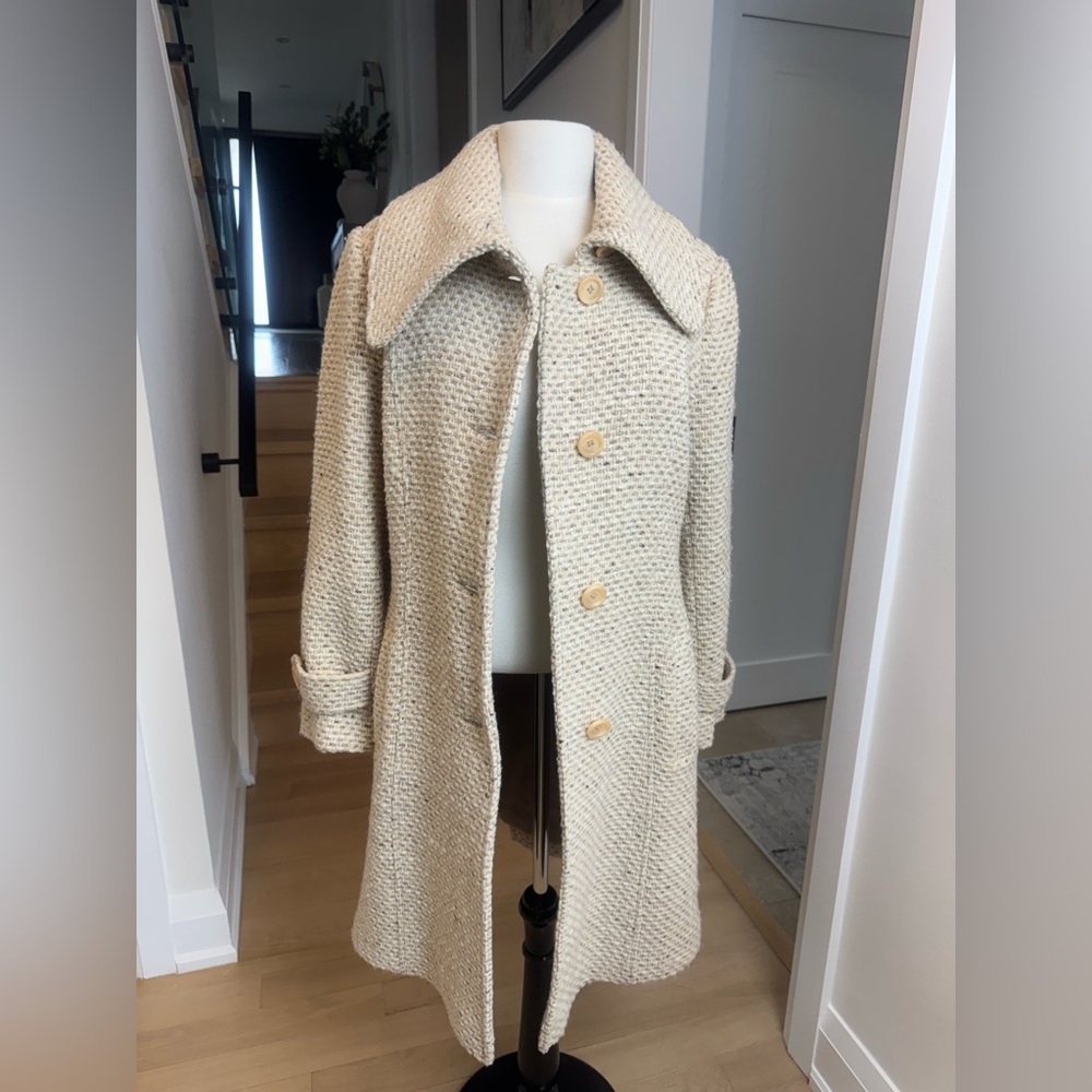 Martoni Wool Coat Beige Textured Button Front Made in Canada Size 10 - Picture 4 of 8